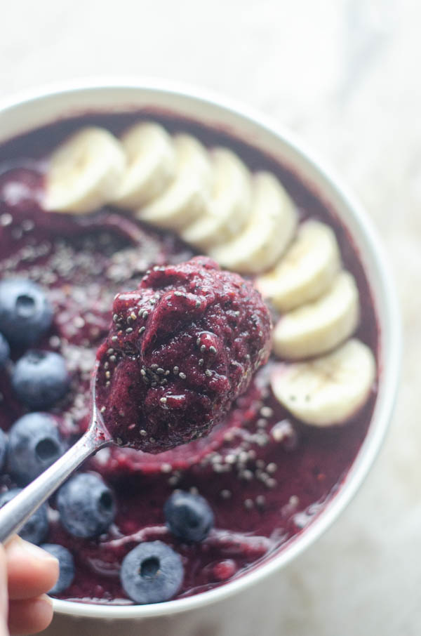 This homemade acai bowl is a delicious warm weather treat, and can easily be made at home in just a few minutes! These are vegan, paleo, gluten-free, dairy-free.