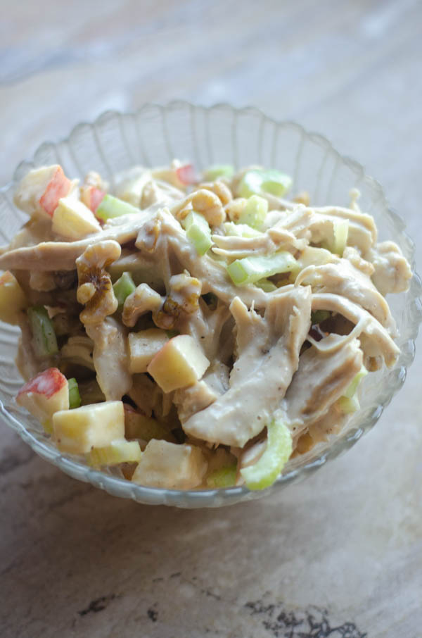 A delicious dish for warm days and family BBQs, this apple chicken salad is simple and healthy! Paleo, Whole30, dairy-free.