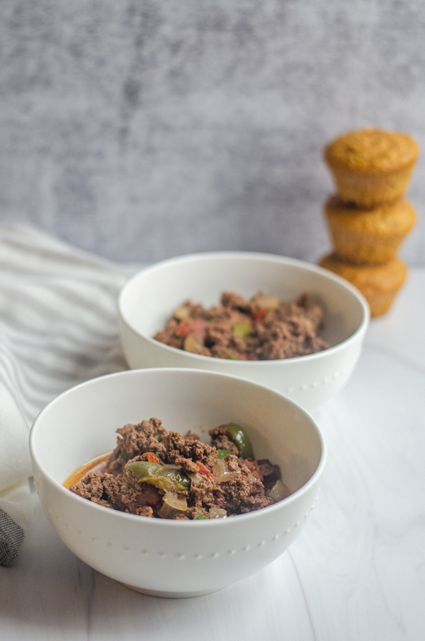 Looking for a quick dinner recipe? This easy keto instant pot chili is delicious, simple and ready in less than 20 minutes! Paleo, low-carb.